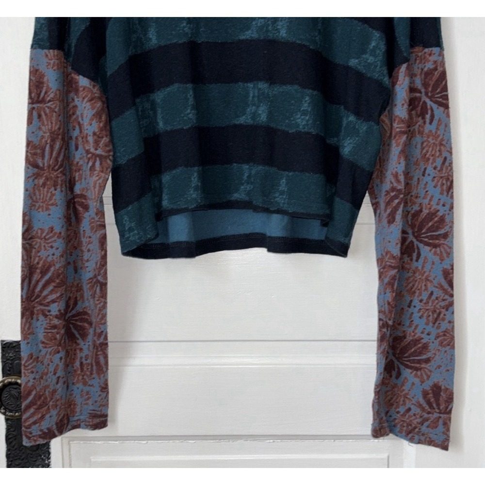 WE THE FREE BY FREE PEOPLE JAMIE CROPPED LONG SLEEVE TEE GREEN BLACK MAUVE MED - Picture 11 of 13